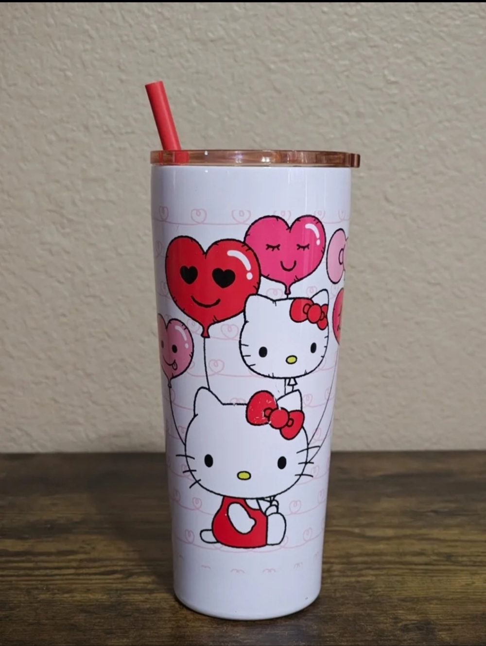 Cute Silver Buffalo Sanrio Hello Kitty Heart Balloons 22 Oz Tumbler/Cup.
